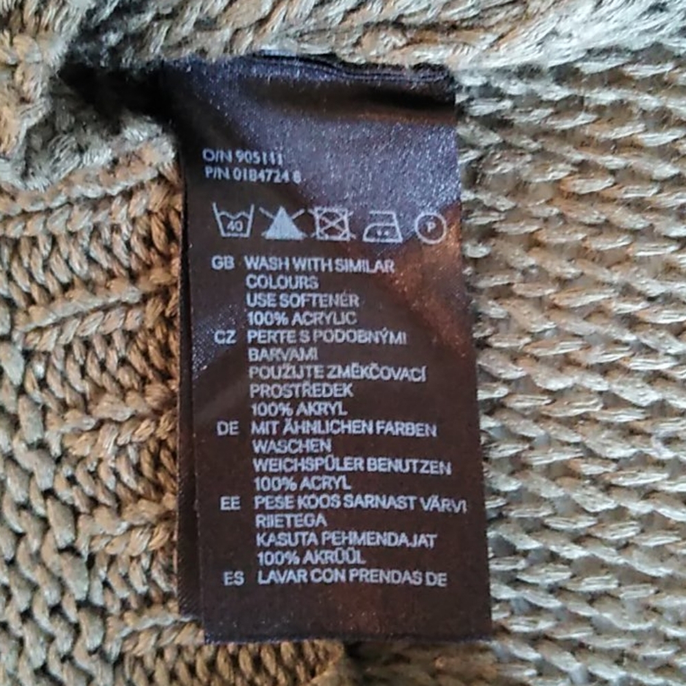 H&M Sweater - Picture 11 of 11